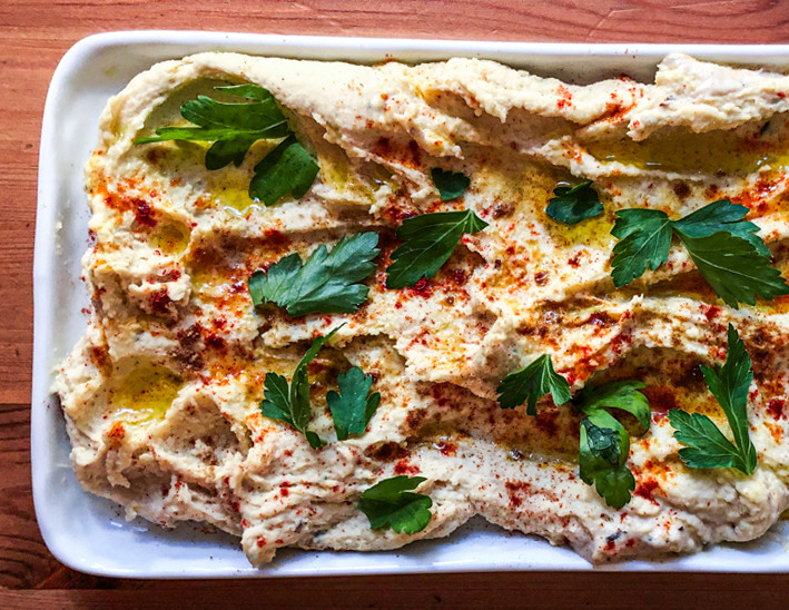 YOM HA'ATZMAUT: Classic Style Israeli Hummus with Tahini and Za'atar Pita Chips
