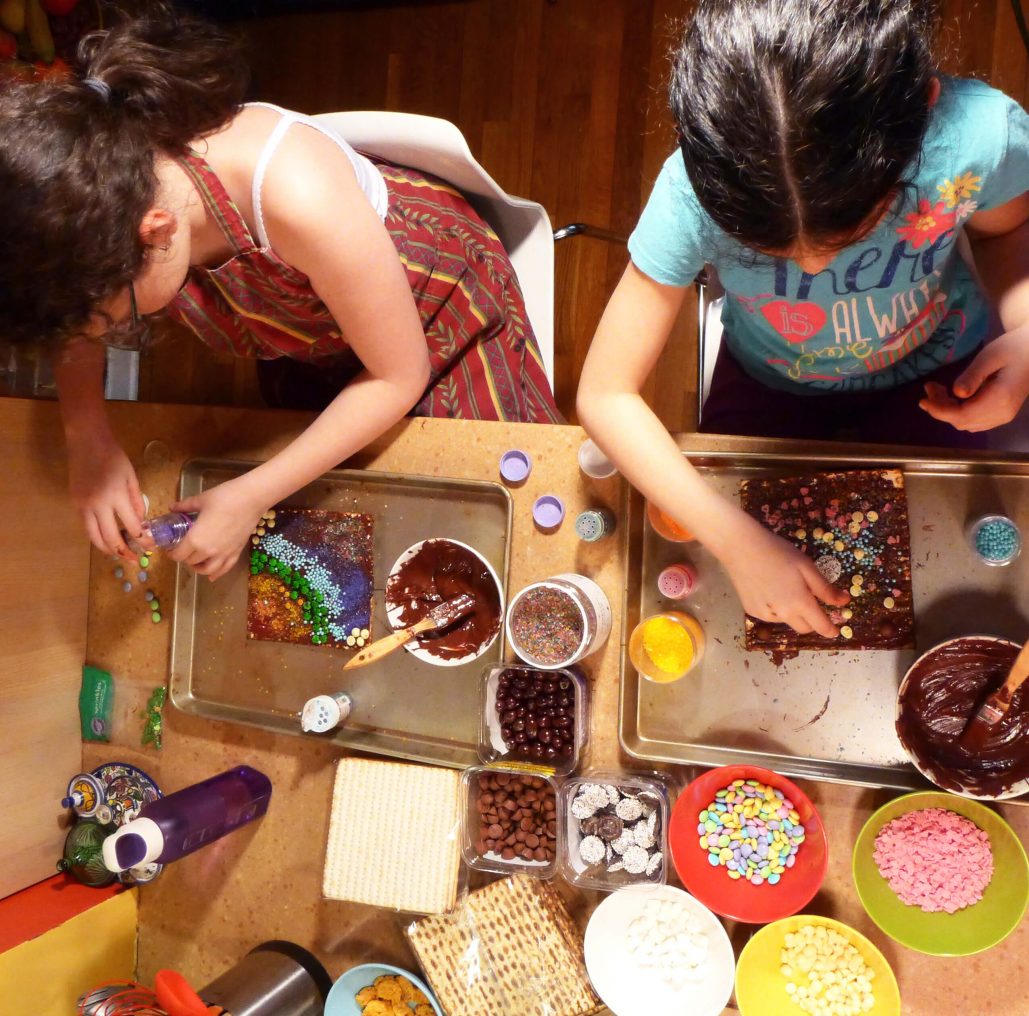 MATZAH DECORATING Workshop for Kids! (in-person; grades K-5)
